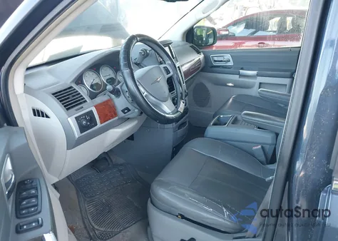 2008 Chrysler Town & Country Touring из США, поврежденный, VIN 2A8HR54P28R723193